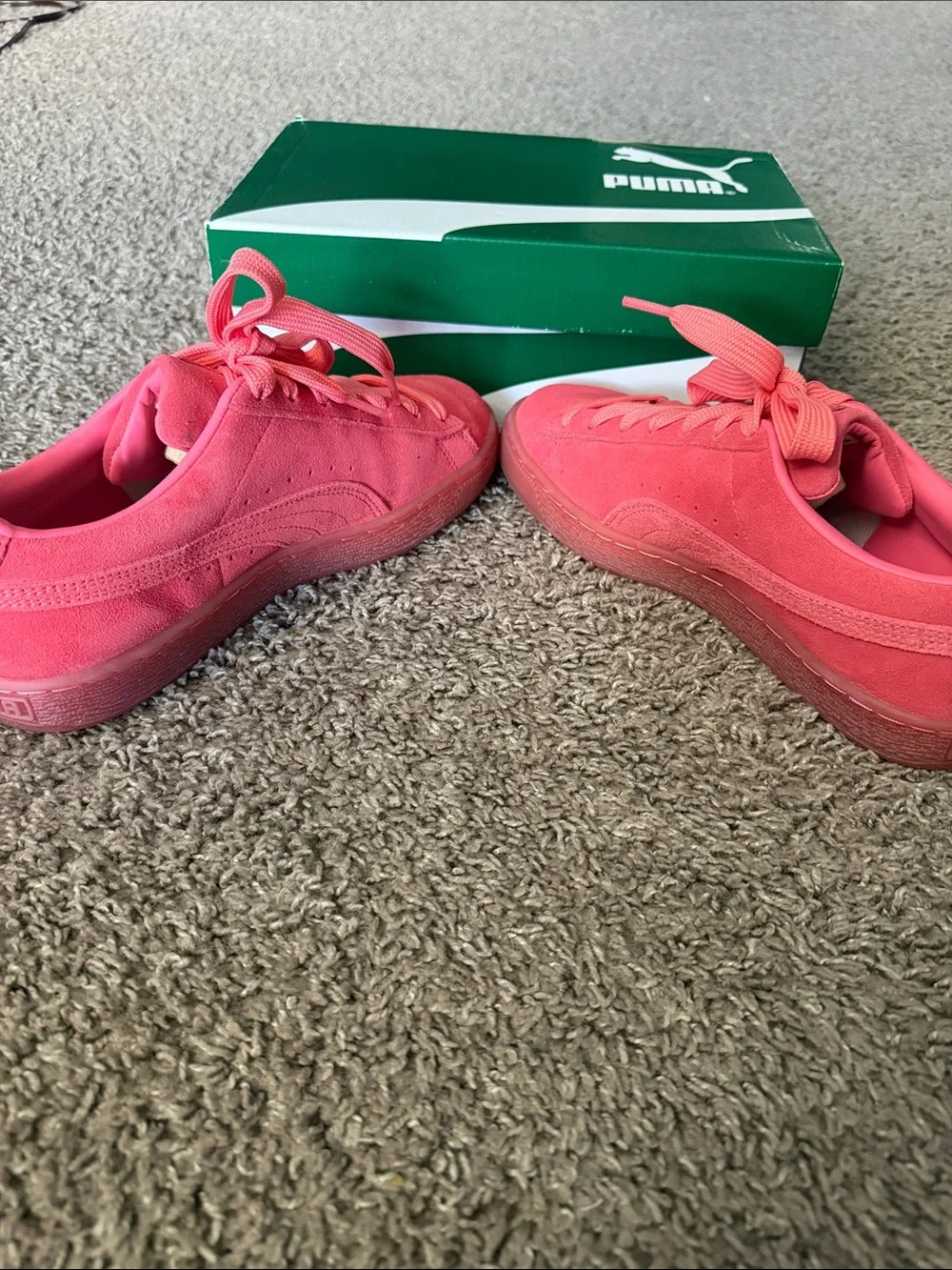 Puma vibrant pink